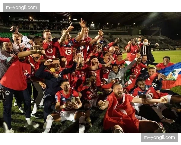 昂热0-1不敌里尔,全场唯一进球来自里尔左路定位球传中 昂热0-1不敌里尔,全场唯一进球来自里尔左路定位球传中